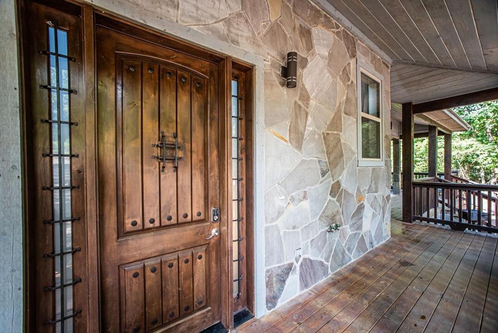 Merlot Mountain - Heated Spa Pool And Hot Tub! Cabin Broken Bow Exterior photo