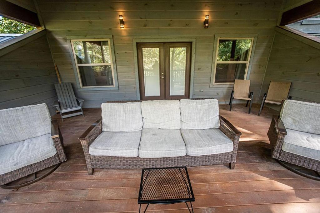 Merlot Mountain - Heated Spa Pool And Hot Tub! Cabin Broken Bow Exterior photo