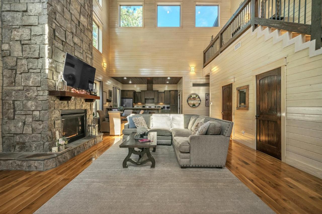 Merlot Mountain - Heated Spa Pool And Hot Tub! Cabin Broken Bow Exterior photo