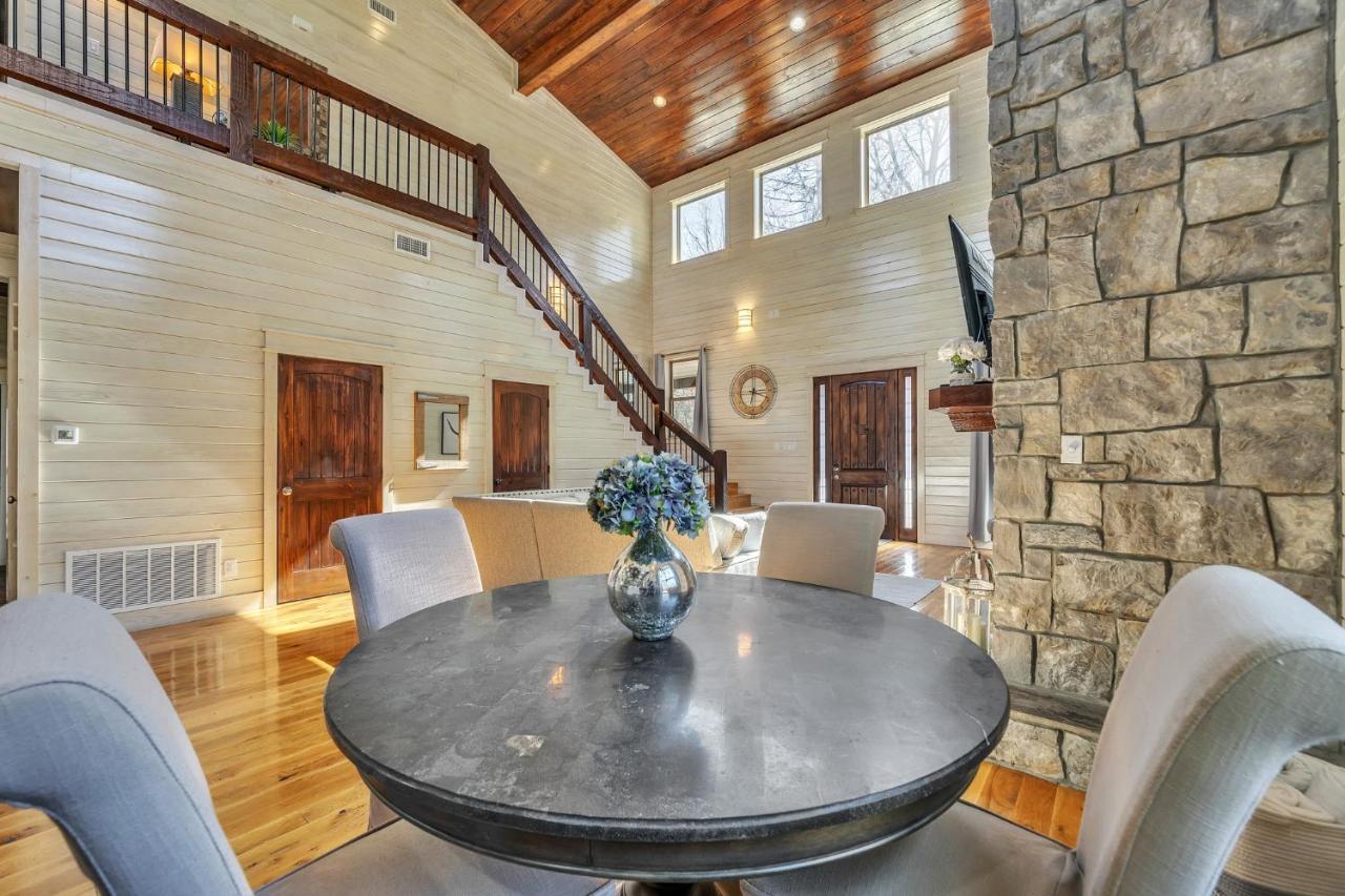 Merlot Mountain - Heated Spa Pool And Hot Tub! Cabin Broken Bow Exterior photo