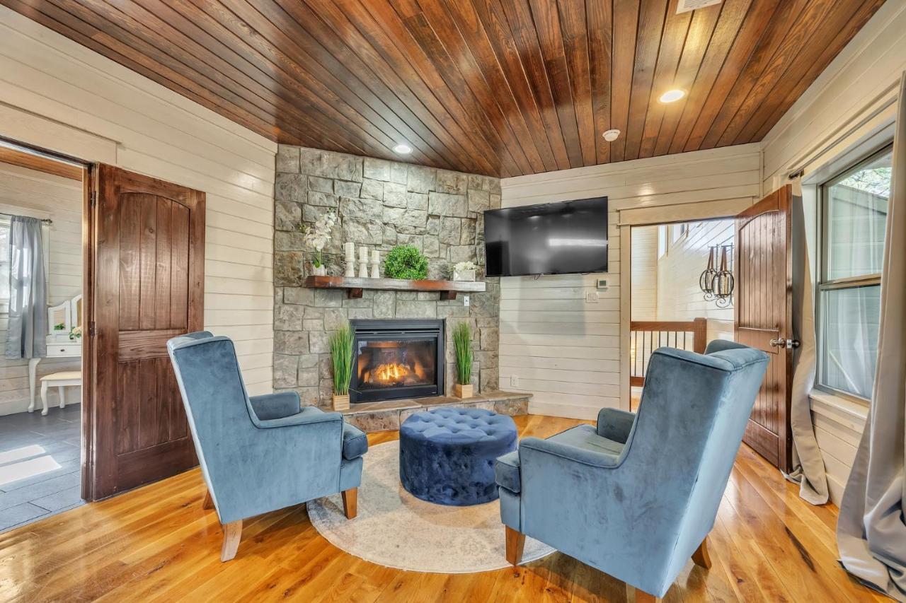 Merlot Mountain - Heated Spa Pool And Hot Tub! Cabin Broken Bow Exterior photo
