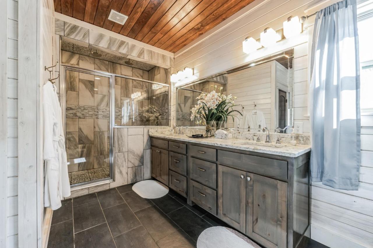Merlot Mountain - Heated Spa Pool And Hot Tub! Cabin Broken Bow Exterior photo