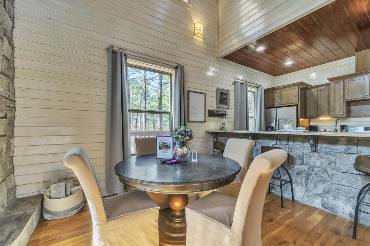 Merlot Mountain - Heated Spa Pool And Hot Tub! Cabin Broken Bow Exterior photo