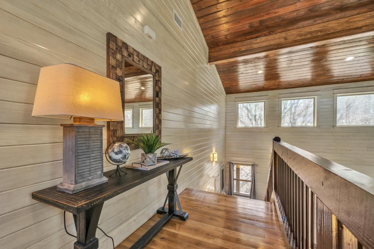 Merlot Mountain - Heated Spa Pool And Hot Tub! Cabin Broken Bow Exterior photo